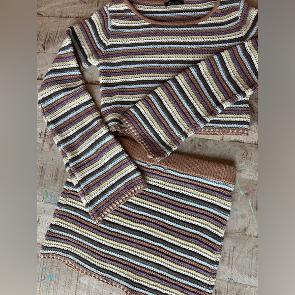 NWOT Fading Light Striped Crochet Sweater Set - Picture 5 of 11